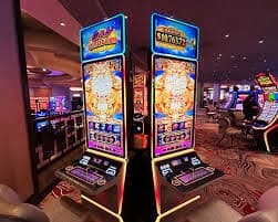 Antarmuka permainan Wolf Gold di platform wing4d dengan gulungan dan simbol serigala